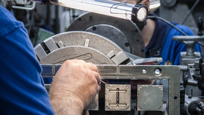 Polierbetrieb, Oberflächenbearbeitung, Lüdenscheid, Sauerland, Märkischer Kreis, Poliertechnik, Kaddatz+Lochmann